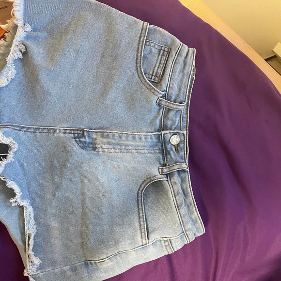 NOT AVAILABLE Missguided shorts (New without tag) - Picture 2 of 2